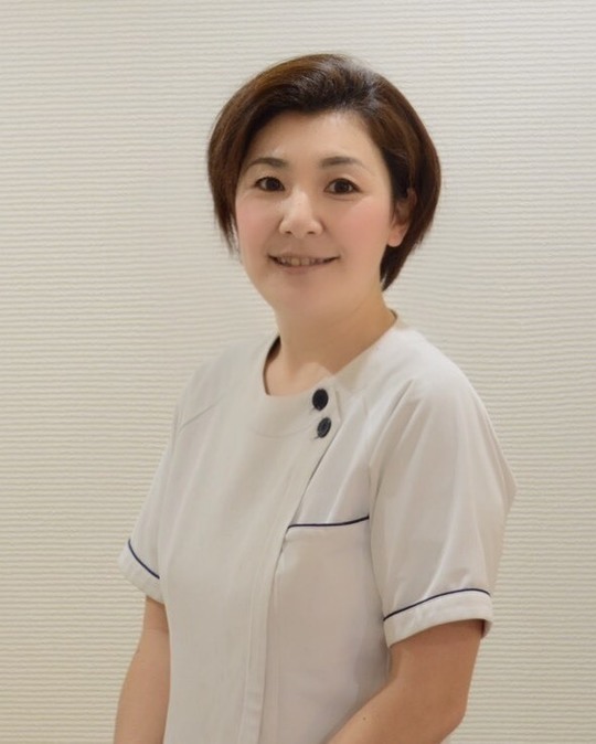 女性スタッフ紹介 横浜市の腰痛に特化した整体あくわ整骨院