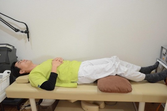 必見 腰痛がある時の寝方 横浜の整体あくわ整骨院